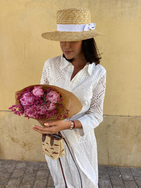 Robes mi-longues brodées à manches longues blanches pour femmes