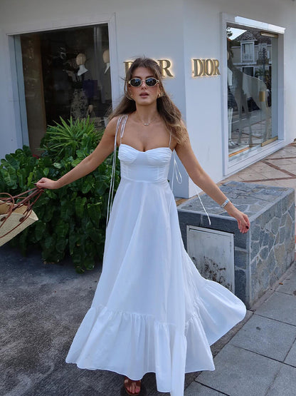 Robe d'été longue longue en blanc