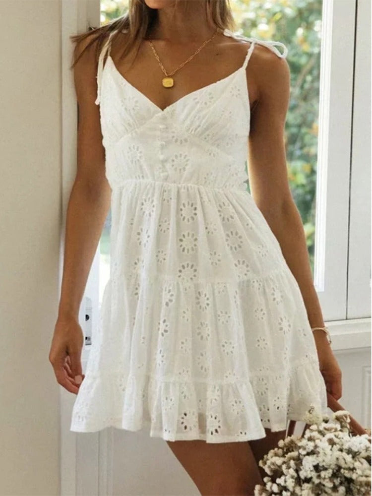 Robe d'été en dentelle blanche sans manches pour femmes, tenue d'été ajourée avec broderie, boutons décontractés, plage, style Boho, Vintage, courte