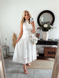 Robe d'été longue longue en coton blanc