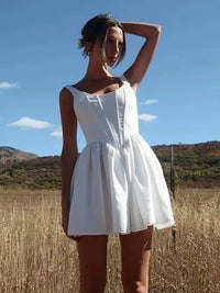 Robe courte mini pelpum en blanc